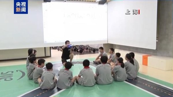 富邦速配 新闻1+1丨人工智能走进中小学 怎么教？怎么学？